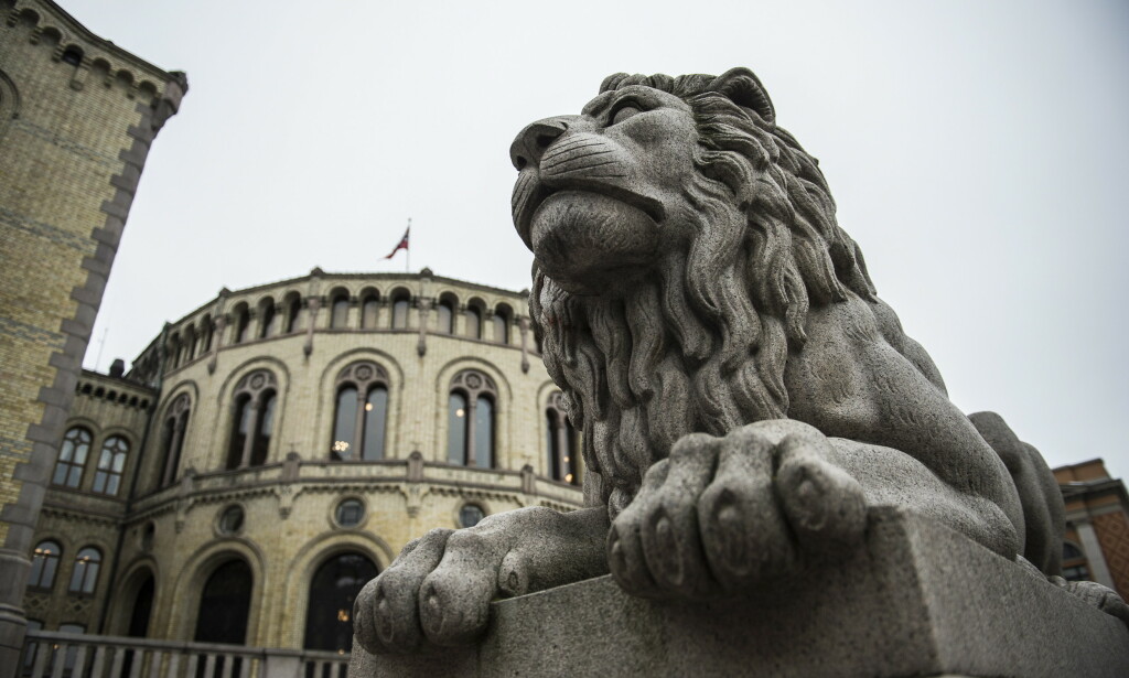 FULLMAKTER: Kriseloven gir regjeringen begrensede fullmakter til å fatte vedtak raskere under coronakrisa. Foto: Lars Eivind Bones / Dagbladet FULLMAKTER: Kriseloven gir regjeringen begrensede fullmakter til å fatte vedtak raskere under coronakrisa. Foto: Lars Eivind Bones / Dagbladet