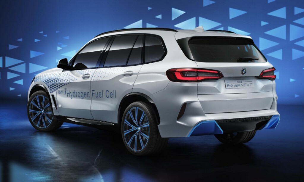 DE STØRSTE: BMW ønsker ikke å satse båare på ren el i elektrifiseringen av biler. De største og de som kjøres lengst egner seg bedre med hydrogen som drivstoff, dersom infrastrukturen kommer på plass. Foto; BMW DE STØRSTE: BMW ønsker ikke å satse båare på ren el i elektrifiseringen av biler. De største og de som kjøres lengst egner seg bedre med hydrogen som drivstoff, dersom infrastrukturen kommer på plass. Foto; BMW