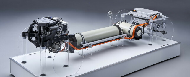 SYSTEMET: Brenselcellene er plassert i "motorrommet", tankene er plassert der tank og drivverk tar opp plass i dag, og batteripakka ligger i bagasjerommet. Foto: BMW SYSTEMET: Brenselcellene er plassert i "motorrommet", tankene er plassert der tank og drivverk tar opp plass i dag, og batteripakka ligger i bagasjerommet. Foto: BMW