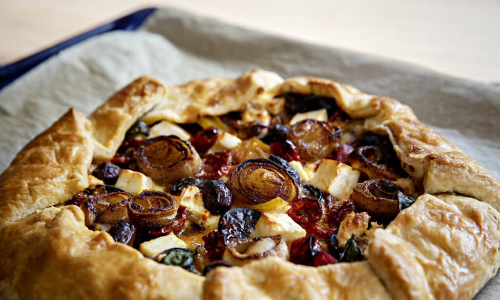 TERTE: En grønnsaksgalette, eller terte, er supert tilbehør til lammesteken - og skulle det bli rester, er det fint til lunch dagen etter, med litt salat. TERTE: En grønnsaksgalette, eller terte, er supert tilbehør til lammesteken - og skulle det bli rester, er det fint til lunch dagen etter, med litt salat.
