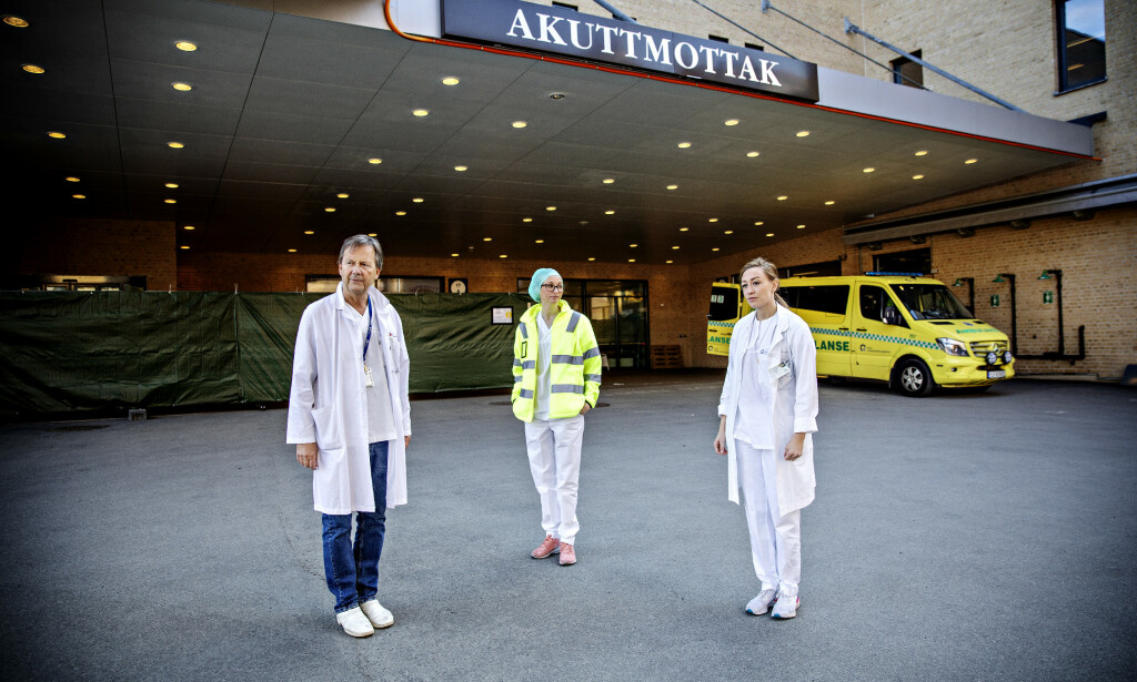 FØRSTEREKKA: Sykepleier Maya Vesth (midten) og lege Marlen Stensrud (t.h.) tar imot svært syke coronapasienter på akuttmottaket på Ullevål. Dag Jacobsen (t.v.) er leder for Medisinsk intensiv, der de sykeste blir lagt inn. Foto: Nina Hansen / DAGBLADET FØRSTEREKKA: Sykepleier Maya Vesth (midten) og lege Marlen Stensrud (t.h.) tar imot svært syke coronapasienter på akuttmottaket på Ullevål. Dag Jacobsen (t.v.) er leder for Medisinsk intensiv, der de sykeste blir lagt inn. Foto: Nina Hansen / DAGBLADET