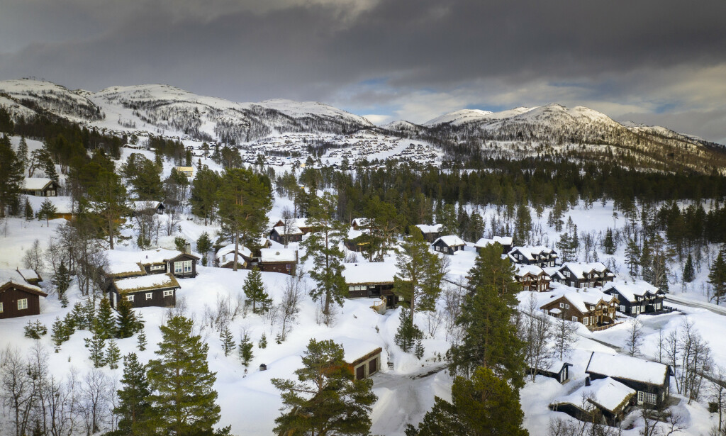 DØRGENDE STILLE: En vanlig påske er det minst 25 000 hyttegjester her og i nabolaget i Vinjes største hytteområde Rauland. Nå er ingen velkommen, Foto: Lars Eivind Bones. DØRGENDE STILLE: En vanlig påske er det minst 25 000 hyttegjester her og i nabolaget i Vinjes største hytteområde Rauland. Nå er ingen velkommen, Foto: Lars Eivind Bones.