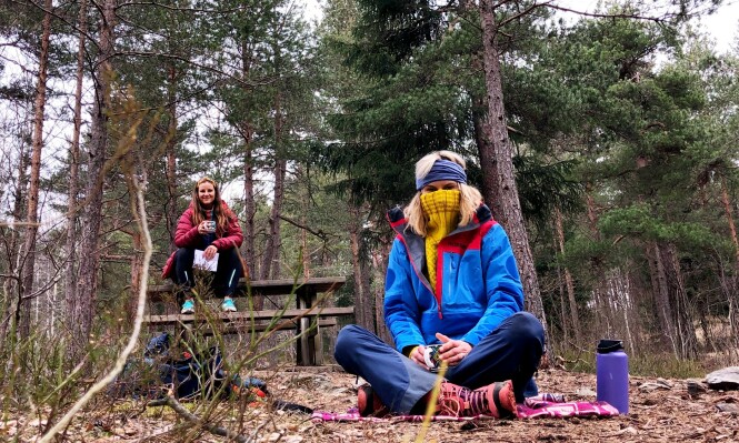 AVSTANDSINTERVJU: Elisa Røtterud insisterte på å gjøre intervjuet grytidlig om morgenen, langt inne i skogen - med god avstand! FOTO: Malini Gaare Bjørnstad AVSTANDSINTERVJU: Elisa Røtterud insisterte på å gjøre intervjuet grytidlig om morgenen, langt inne i skogen - med god avstand! FOTO: Malini Gaare Bjørnstad