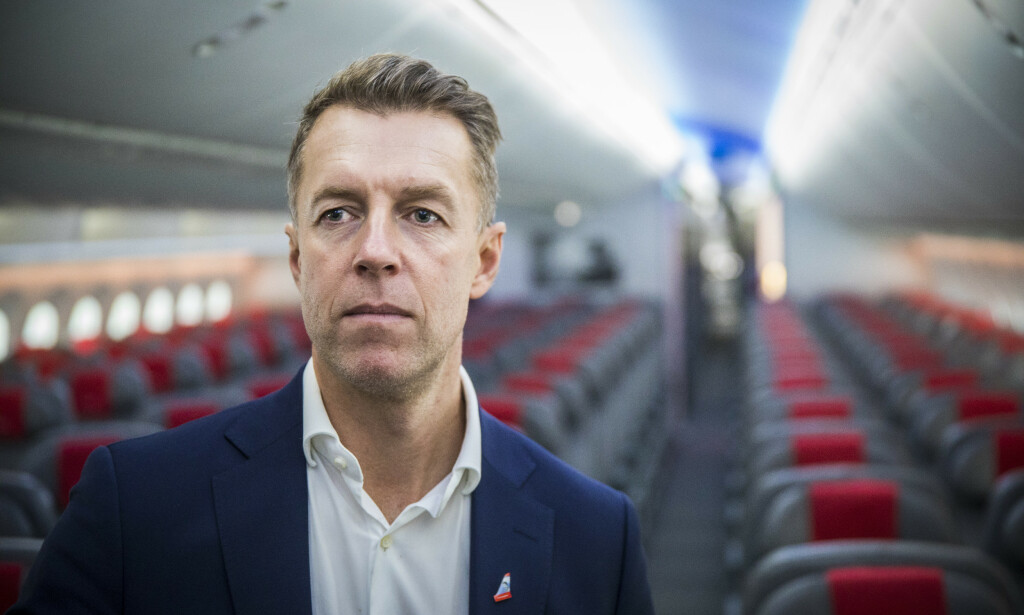 TOMME FLY PÅ BAKKEN: - Både ledelsen og andre i selskapet jobber for fullt for at vi skal få tilgang på lånegarantiene fra staten slik at vi kan få tilført nødvendig likviditet, sier kommunikasjonsdirektør Lasse Sandaker-Nilsen i Norwegian. Foto: Ole Berg-Rusten / NTB scanpix TOMME FLY PÅ BAKKEN: - Både ledelsen og andre i selskapet jobber for fullt for at vi skal få tilgang på lånegarantiene fra staten slik at vi kan få tilført nødvendig likviditet, sier kommunikasjonsdirektør Lasse Sandaker-Nilsen i Norwegian. Foto: Ole Berg-Rusten / NTB scanpix