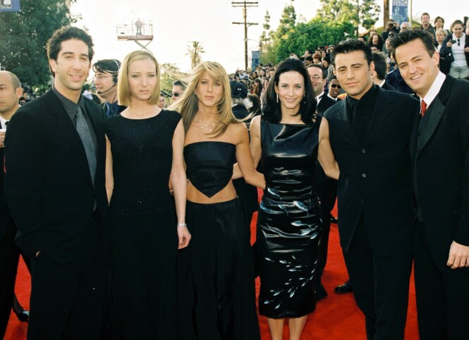 <strong>SUPERSTJERNER OVER NATTEN:</strong> David Schwimmer, Lisa Kudrow, Jennifer Aniston, Courteney Cox, Matt LeBlanc og Matthew Perry utgjorde de seks bestevennenne i «Friends». Her under SAG Awards i 1999. Foto: NTB Scanpix <strong>SUPERSTJERNER OVER NATTEN:</strong> David Schwimmer, Lisa Kudrow, Jennifer Aniston, Courteney Cox, Matt LeBlanc og Matthew Perry utgjorde de seks bestevennenne i «Friends». Her under SAG Awards i 1999. Foto: NTB Scanpix