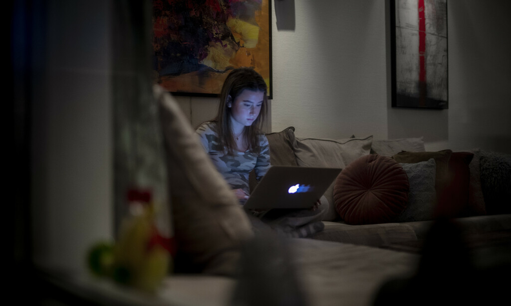 FORSIKTIG: Lea hjemme på Abildsø i Oslo. Som alle andre er hun i dag tatt ut av skolen. Foto: Bjørn Langsem/Dagbladet FORSIKTIG: Lea hjemme på Abildsø i Oslo. Som alle andre er hun i dag tatt ut av skolen. Foto: Bjørn Langsem/Dagbladet