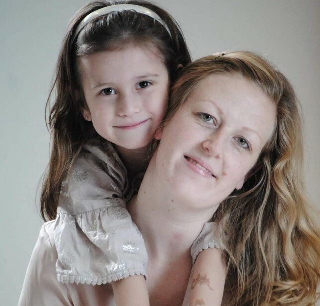 MOR OG DATTER: Mamma Pia og datteren Lea. Foto: Privat MOR OG DATTER: Mamma Pia og datteren Lea. Foto: Privat