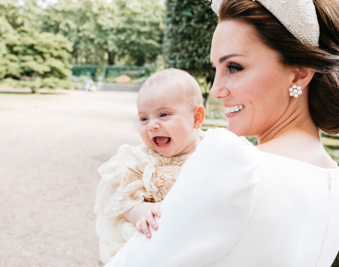 FAVORITTBILDE: Dette bildet av hertuginne Kate med sønnen Louis i armene sine innrømmer Matt er hans absolutte personlige favoritt. Foto: NTB Scanpix/ Matt Porteous FAVORITTBILDE: Dette bildet av hertuginne Kate med sønnen Louis i armene sine innrømmer Matt er hans absolutte personlige favoritt. Foto: NTB Scanpix/ Matt Porteous