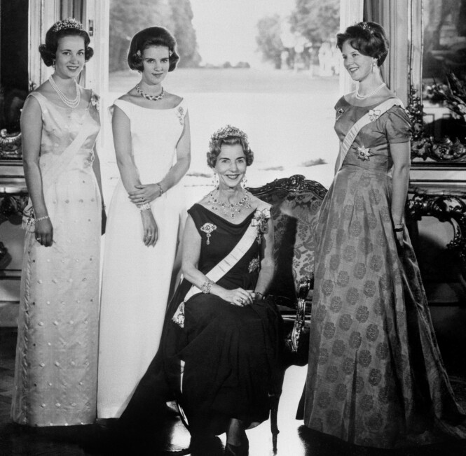 KONGELIG: Dronning Ingrid med døtrene kronprinsesse Margrethe (t.h.), prinsesse Benedikte (t.v.) og dronning Anne-Marie av Hellas i 1970. FOTO: NTB scanpix KONGELIG: Dronning Ingrid med døtrene kronprinsesse Margrethe (t.h.), prinsesse Benedikte (t.v.) og dronning Anne-Marie av Hellas i 1970. FOTO: NTB scanpix