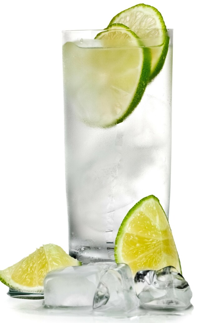 SUNN COCKTAIL: Tonic inneholder kinin, som er virksom mot malaria. FOTO: NTB Scanpix SUNN COCKTAIL: Tonic inneholder kinin, som er virksom mot malaria. FOTO: NTB Scanpix