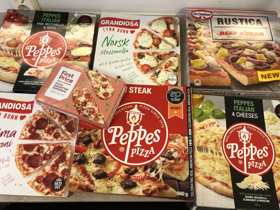 FROSSENPIZZA: Vi har testet sju av årets frossenpizzanyheter. Vinneren overrasket virkelig de to italienske kokkene. FROSSENPIZZA: Vi har testet sju av årets frossenpizzanyheter. Vinneren overrasket virkelig de to italienske kokkene.