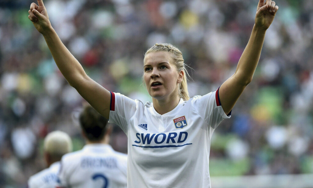 SUPERSTJERNE: Ada Hegerberg mener damene må fortsette å kjempe for like rettigheter som mennene. Her under fjorårets Champions League-finale. Foto: NTB-Scnpix SUPERSTJERNE: Ada Hegerberg mener damene må fortsette å kjempe for like rettigheter som mennene. Her under fjorårets Champions League-finale. Foto: NTB-Scnpix