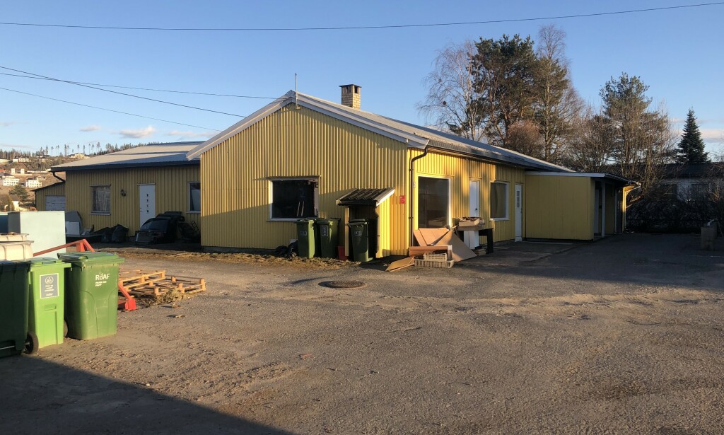 KLUBBHUS: MC-klubben Satudarah har leid dette huset i sentrum av Bjørkelangen. Foto: Øistein Norum Monsen / Dagbladet KLUBBHUS: MC-klubben Satudarah har leid dette huset i sentrum av Bjørkelangen. Foto: Øistein Norum Monsen / Dagbladet