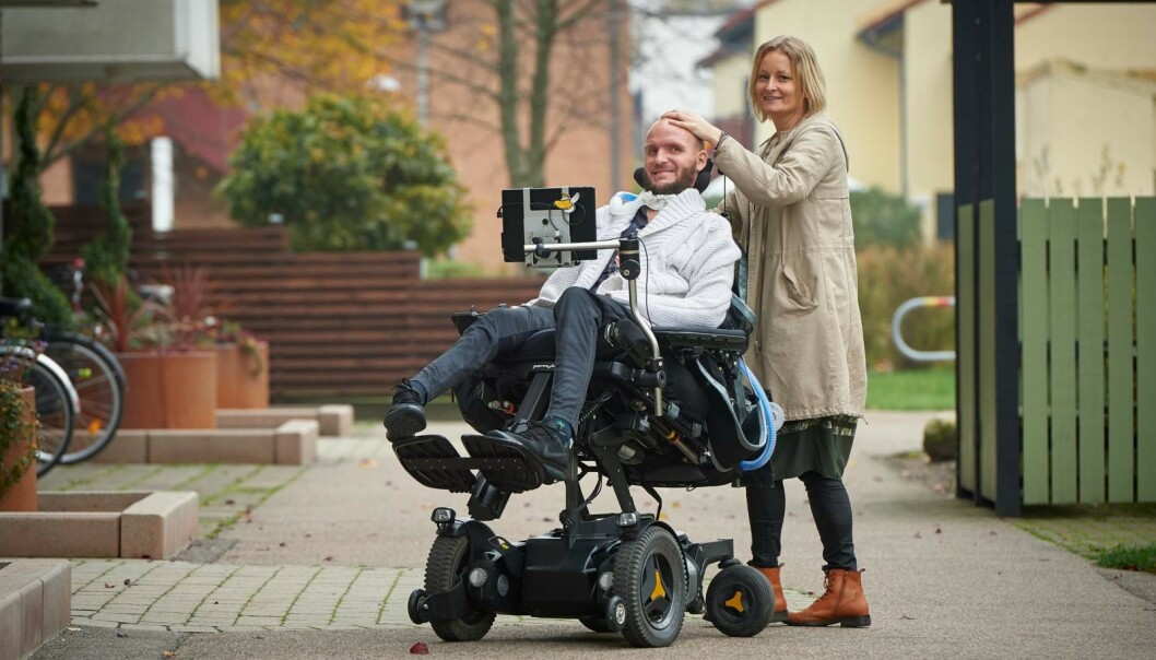 - Vi kan gjøre det meste som andre par gjør. Det tar bare litt mer tid, mener Marie og Charlie. Foto: Stefan Lindblom - Vi kan gjøre det meste som andre par gjør. Det tar bare litt mer tid, mener Marie og Charlie. Foto: Stefan Lindblom