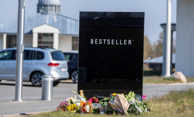 <strong>I TRØBBEL:</strong> Anders Holch Povlsen tok over familiebedriften som 28-åring. Nå har han spyttet inn penger fra egen lomme for å få ting til å gå rundt. Foto: NTB Scanpix <strong>I TRØBBEL:</strong> Anders Holch Povlsen tok over familiebedriften som 28-åring. Nå har han spyttet inn penger fra egen lomme for å få ting til å gå rundt. Foto: NTB Scanpix