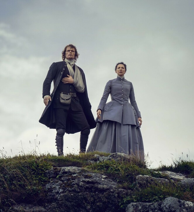 INTENS DRAMA: Sam Heughan og motspiller Caitriona Balfe i tredje sesong av «Outlander». Siden da har det kommet to sesonger til. FOTO: NTB Scanpix INTENS DRAMA: Sam Heughan og motspiller Caitriona Balfe i tredje sesong av «Outlander». Siden da har det kommet to sesonger til. FOTO: NTB Scanpix