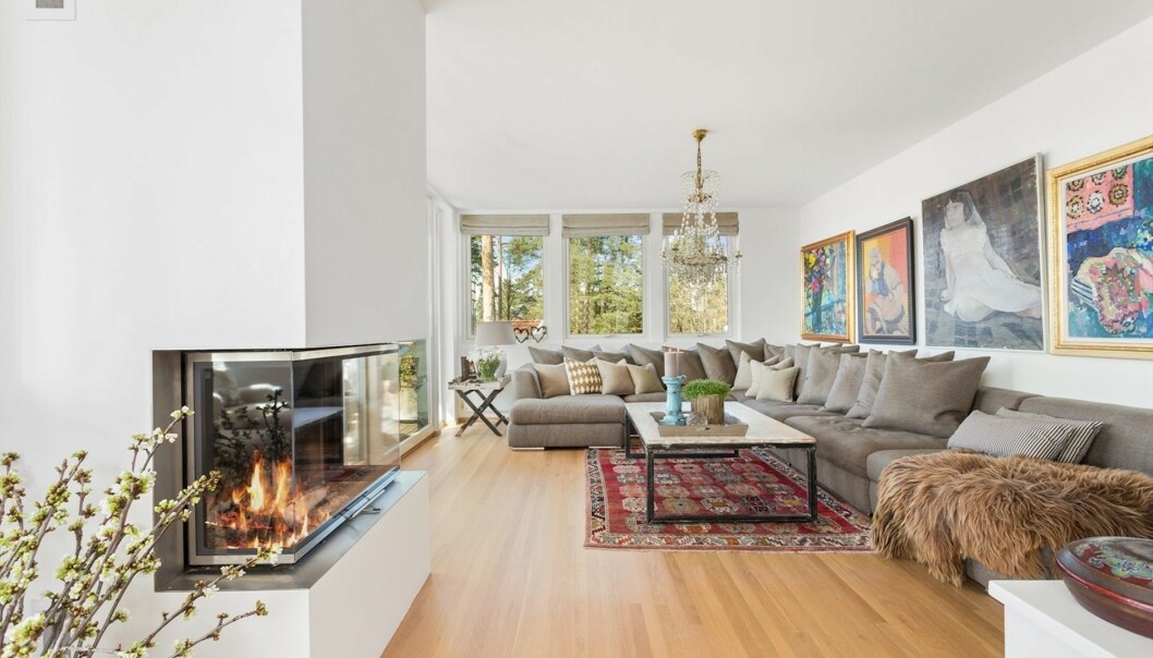 <strong>STUE:</strong> Guri Schanke og kjæresten har siden 2011 bodd i huset, som de nå selger. Her er stuen. Foto: Steffen Rikenberg/ Inviso <strong>STUE:</strong> Guri Schanke og kjæresten har siden 2011 bodd i huset, som de nå selger. Her er stuen. Foto: Steffen Rikenberg/ Inviso