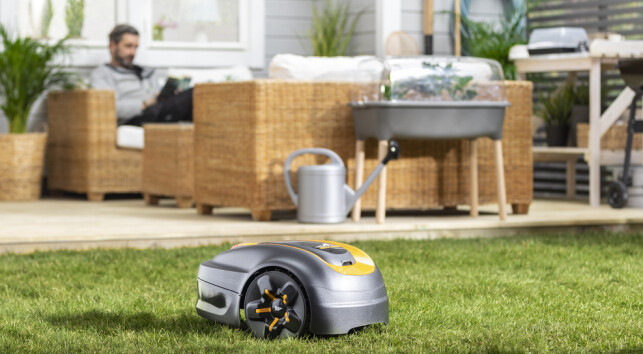 KLIPPER FOR DEG: En robotgressklipper passer for deg som vil gjøre andre ting enn å klippe gresset. KLIPPER FOR DEG: En robotgressklipper passer for deg som vil gjøre andre ting enn å klippe gresset.