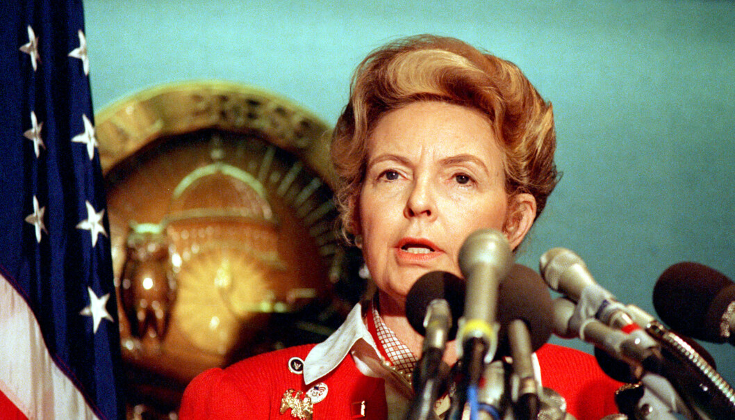 KONSERVATIV: Phyllis Schlafly snakker under en pressekonferanse i Washington DC i 1987. Foto: AP/NTB Scanpix KONSERVATIV: Phyllis Schlafly snakker under en pressekonferanse i Washington DC i 1987. Foto: AP/NTB Scanpix
