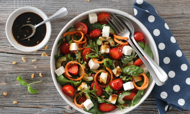 image: Slik lager du årets beste sommersalat image: Slik lager du årets beste sommersalat