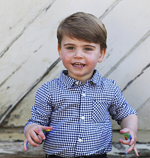 <strong>HURRA:</strong> Prins Louis er åpenbart blid på de nye bildene. Foto: Kensington Palace <strong>HURRA:</strong> Prins Louis er åpenbart blid på de nye bildene. Foto: Kensington Palace