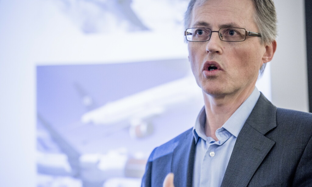 - TJENESTEFORSØMMELSE: - Det vil være en tjenesteforsømmelse å ikke gjøre noe, for da har vi ikke noen norsk luftfart utpå høsten, sier direktør i NHO Luftfart, Torbjørn Lothe.
Foto: Stian Lysberg Solum / NTB scanpix - TJENESTEFORSØMMELSE: - Det vil være en tjenesteforsømmelse å ikke gjøre noe, for da har vi ikke noen norsk luftfart utpå høsten, sier direktør i NHO Luftfart, Torbjørn Lothe.
Foto: Stian Lysberg Solum / NTB scanpix