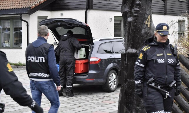BOLIGEN: Politiet er utenfor boligen til ekteparet Hagen i Sloraveien på Lørenskog. Foto: Lars Eivind Bones / Dagbladet BOLIGEN: Politiet er utenfor boligen til ekteparet Hagen i Sloraveien på Lørenskog. Foto: Lars Eivind Bones / Dagbladet
