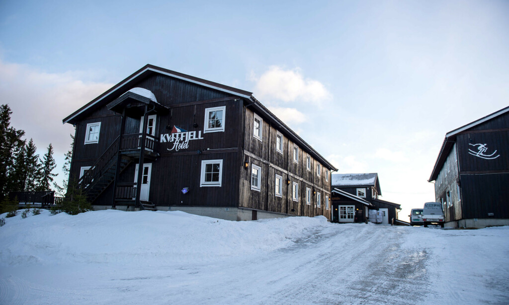 HAGENS HOTELL: Tom Hagens selskap hadde Kvitfjell Hotel ferdig til OL i 1994. Den norske alpintroppen bodde i huset til høyre. Foto: Øistein Norum Monsen/Dagbladet. HAGENS HOTELL: Tom Hagens selskap hadde Kvitfjell Hotel ferdig til OL i 1994. Den norske alpintroppen bodde i huset til høyre. Foto: Øistein Norum Monsen/Dagbladet.