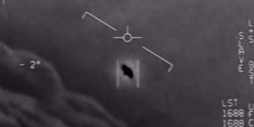 image: Pentagon bekrefter UFO-videoer: - Se på den!