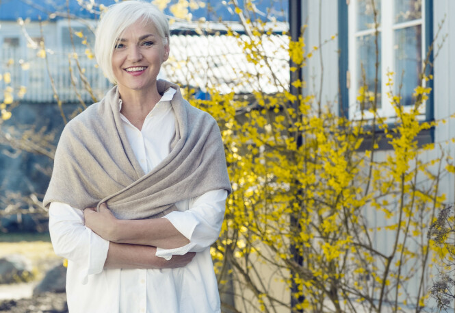 <strong>FØLGER IKKE ALLE TRENDER:</strong> Mette er mest opptatt av det som er kledelig, og ikke tar vekk personligheten på den hun sminker. Foto: Astrid Waller <strong>FØLGER IKKE ALLE TRENDER:</strong> Mette er mest opptatt av det som er kledelig, og ikke tar vekk personligheten på den hun sminker. Foto: Astrid Waller
