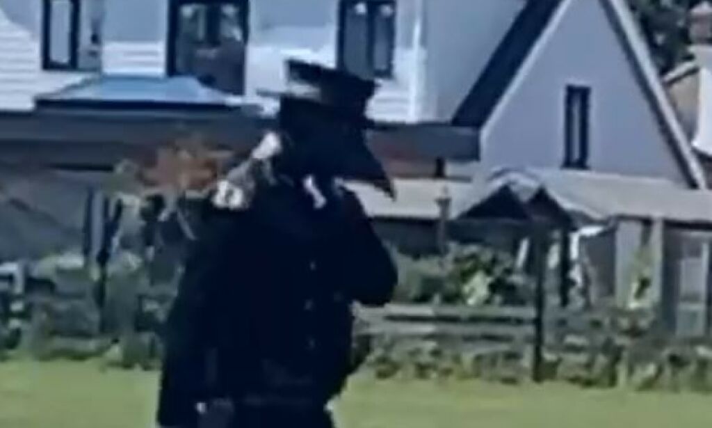 image: Etterlyser mystisk «pestdoktor»
