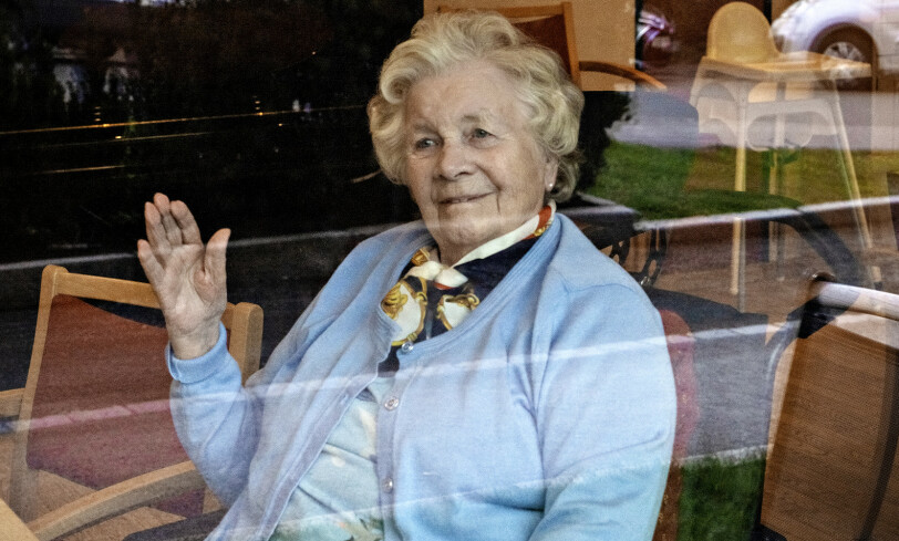 LITT SOM KRIGEN: Randi Solveig Aasnes (90) forteller at coronasituasjonen kan ligne krigsdagene. - Jeg har opplevd mye regler, sier hun. Foto: Jørn H Moen / Dagbladet LITT SOM KRIGEN: Randi Solveig Aasnes (90) forteller at coronasituasjonen kan ligne krigsdagene. - Jeg har opplevd mye regler, sier hun. Foto: Jørn H Moen / Dagbladet