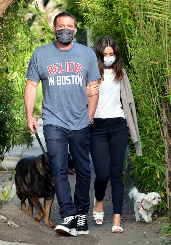 <strong>ARM I ARM:</strong> Ben Affleck og Ana De Armas har blitt observert hyppig sammen de siste månedene. Foto: NTB Scanpix <strong>ARM I ARM:</strong> Ben Affleck og Ana De Armas har blitt observert hyppig sammen de siste månedene. Foto: NTB Scanpix