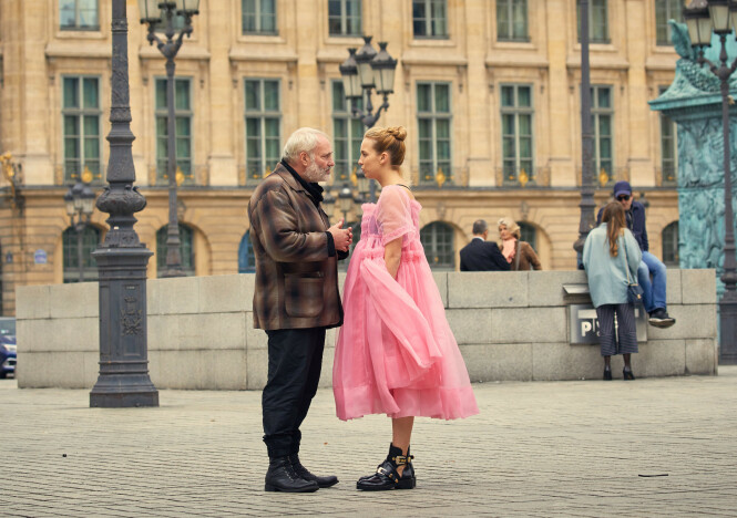 <strong>MOTSPILLERE:</strong> Danske Kim Bodnia (55) har en sentral rolle i serien, og fungerer som en mellommann mellom Villanelle og den russiske leiemorderorganisasjonen «The Twelve». Foto: HBO <strong>MOTSPILLERE:</strong> Danske Kim Bodnia (55) har en sentral rolle i serien, og fungerer som en mellommann mellom Villanelle og den russiske leiemorderorganisasjonen «The Twelve». Foto: HBO