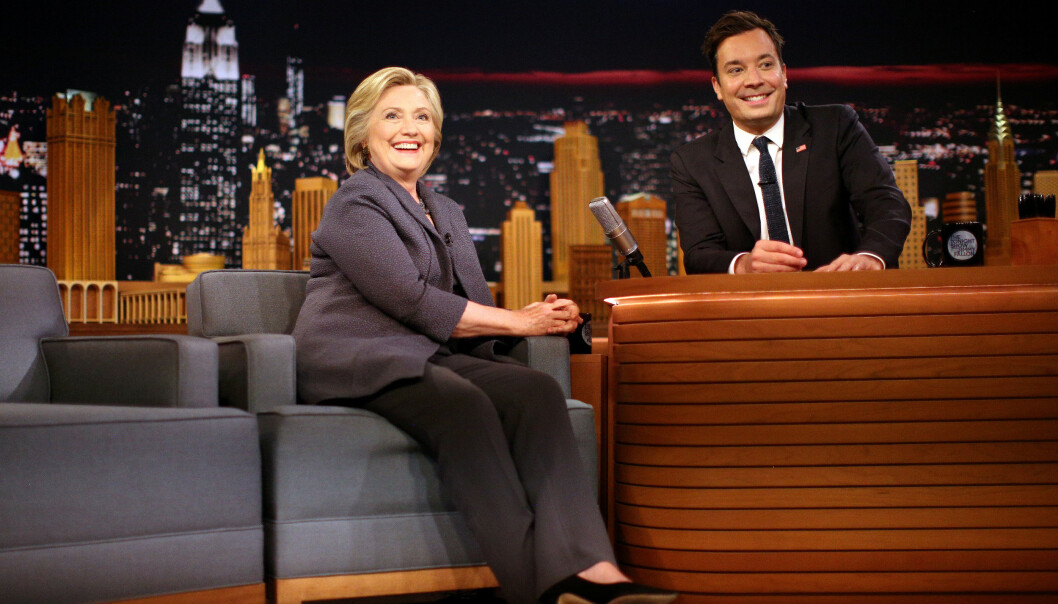 JIMMY FALLON: Talkshow-verten Jimmy Fallon er kjent for sine celebre gjester, her med Hillary Clinton i 2016. Carole Baskin trodde med andre ord hun var i godt selskap da hun takket ja til det hun trodde var et intervju med Fallon. FOTO: NTB Scanpix JIMMY FALLON: Talkshow-verten Jimmy Fallon er kjent for sine celebre gjester, her med Hillary Clinton i 2016. Carole Baskin trodde med andre ord hun var i godt selskap da hun takket ja til det hun trodde var et intervju med Fallon. FOTO: NTB Scanpix