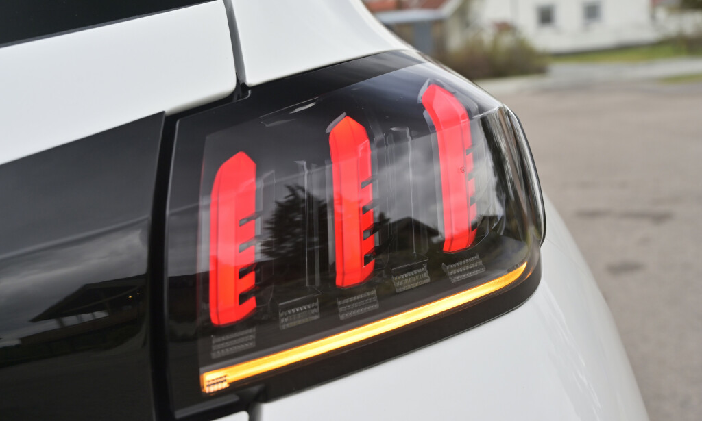 MUSTANG? Neida. Dette har også vært lyssignaturen til Peugeot de siste årene også. Foto: Rune M. Nesheim MUSTANG? Neida. Dette har også vært lyssignaturen til Peugeot de siste årene også. Foto: Rune M. Nesheim