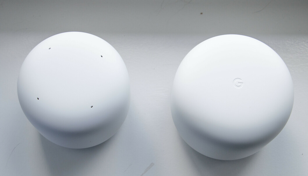<strong>NEST WIFI:</strong> Satellitten til venstre har fire mikrofoner og integrert høyttaler. Foto: Martin Kynningsrud Størbu <strong>NEST WIFI:</strong> Satellitten til venstre har fire mikrofoner og integrert høyttaler. Foto: Martin Kynningsrud Størbu