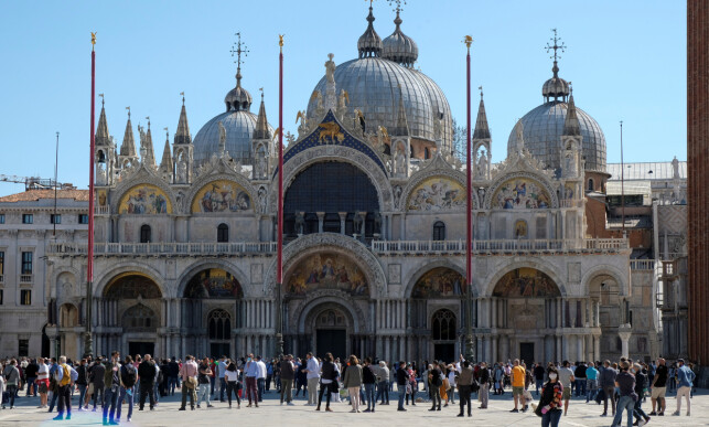 STARTET GJENÅPNING: Mandag markerte starten på en gradvis gjenåpning i Italia. Foto: Reuters STARTET GJENÅPNING: Mandag markerte starten på en gradvis gjenåpning i Italia. Foto: Reuters