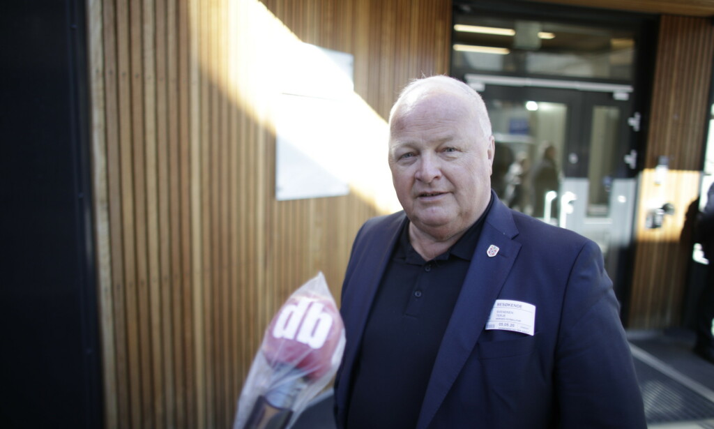 I DIALOG MED RAJA: Fotballpresident Terje Svendsen. Foto: Bjørn Langsem I DIALOG MED RAJA: Fotballpresident Terje Svendsen. Foto: Bjørn Langsem