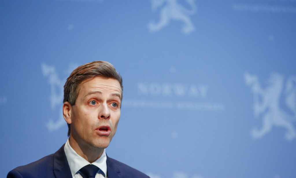 LA FRAM VEILEDER: Samferdselsminister Knut Arild Hareide (KrF) under regjeringens daglige pressekonferanse om korona-situasjonen.
Foto: Terje Pedersen / NTB scanpix LA FRAM VEILEDER: Samferdselsminister Knut Arild Hareide (KrF) under regjeringens daglige pressekonferanse om korona-situasjonen.
Foto: Terje Pedersen / NTB scanpix