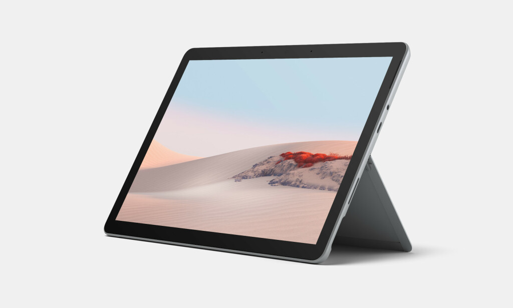 Surface Go 2 er like stor som forgjengeren, men har større skjerm på grunn av smalere ramme. Foto: Microsoft Surface Go 2 er like stor som forgjengeren, men har større skjerm på grunn av smalere ramme. Foto: Microsoft
