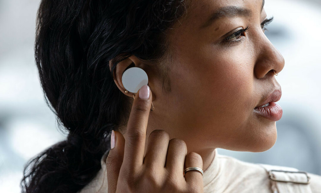 Surface EarBuds har et litt spesielt design. Foto: Microsoft Surface EarBuds har et litt spesielt design. Foto: Microsoft