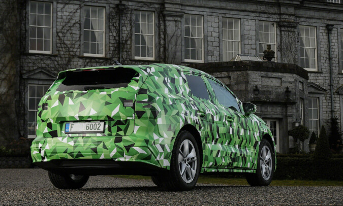 SUV: Senere kommer det en Coupé-utgave, der taklinjen er dratt enda lenger ned i bakkant. Foto: Ivo Hercik SUV: Senere kommer det en Coupé-utgave, der taklinjen er dratt enda lenger ned i bakkant. Foto: Ivo Hercik