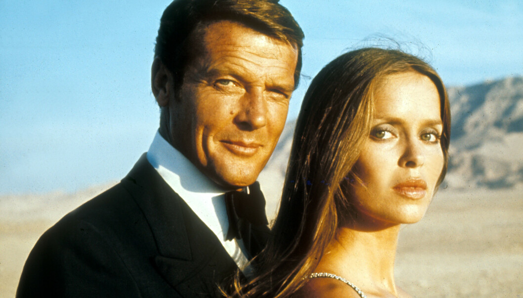 KRITISK: Barbara Bach i The Spy Who Loved Me fotografert sammen med Roger Moore som spilte James Bond. Foto: Moveistore REX NTB Scanpix KRITISK: Barbara Bach i The Spy Who Loved Me fotografert sammen med Roger Moore som spilte James Bond. Foto: Moveistore REX NTB Scanpix