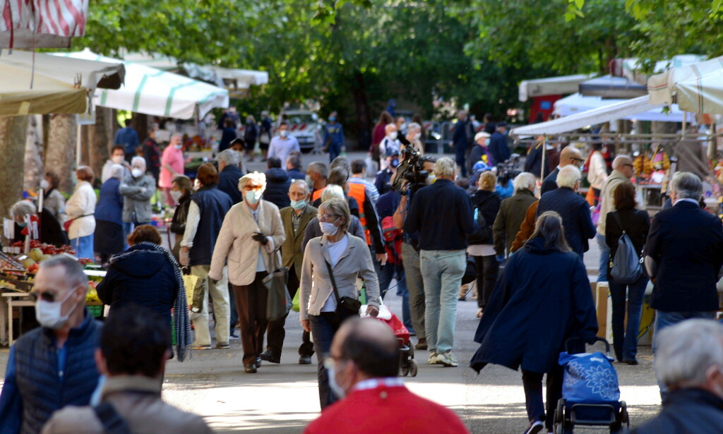 MARKET: The city's many markets have also been reopened. Here since Thursday. Photo: NTB Scanpix 