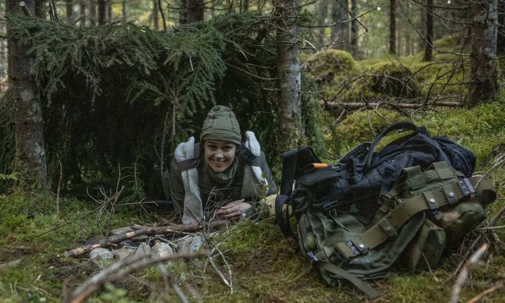 OGSÅ UTE: Desta Marie Beeder (32) klarte seg gjennom et døgn i villmarka, men fullførte ikke utfordringen for å være med videre i «Kompani Laurtizen». Foto: Matti Bernitz/TV 2 OGSÅ UTE: Desta Marie Beeder (32) klarte seg gjennom et døgn i villmarka, men fullførte ikke utfordringen for å være med videre i «Kompani Laurtizen». Foto: Matti Bernitz/TV 2