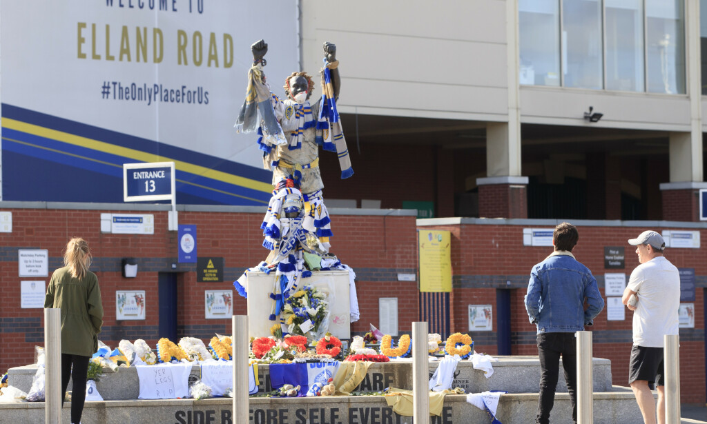 SØRGETID: Mange Leeds-supportere har hedret Norman Hunter utenfor Elland Road. Foto: NTB scanpix SØRGETID: Mange Leeds-supportere har hedret Norman Hunter utenfor Elland Road. Foto: NTB scanpix