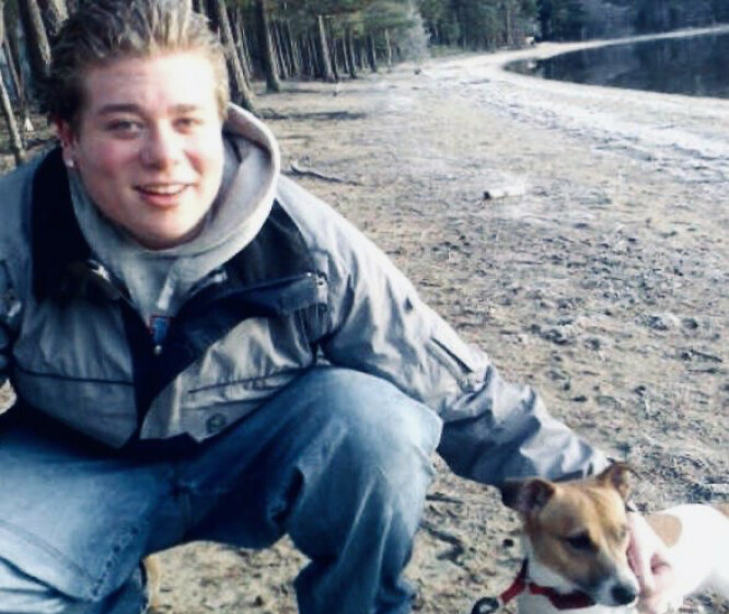 VARM: -Du hører ofte om de som blir tøffe og likegyldige, som stjeler fra foreldrene sine, men Daniel var aldri der. Han var veldig familiekjær, en glad gutt som hadde det best når han var hjemme. FOTO: Privat VARM: -Du hører ofte om de som blir tøffe og likegyldige, som stjeler fra foreldrene sine, men Daniel var aldri der. Han var veldig familiekjær, en glad gutt som hadde det best når han var hjemme. FOTO: Privat