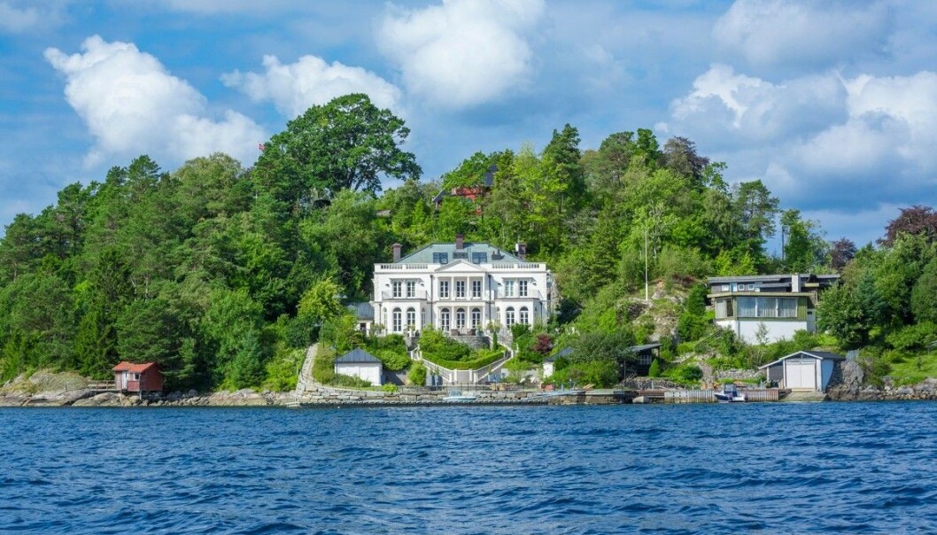 <strong>SKJERMET:</strong> Huset består av seks soverom, der flere har utsikt over fjorden. Foto: Bjørn Tore Økland <strong>SKJERMET:</strong> Huset består av seks soverom, der flere har utsikt over fjorden. Foto: Bjørn Tore Økland