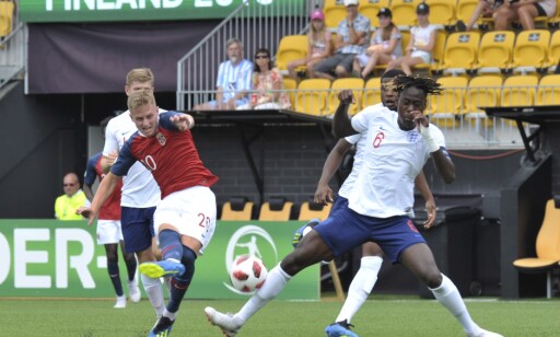 IMPONERT: Simen Bolkan Nordli har spilt flere U-landskamper på topp sammen med Erling Braut Haaland og lot seg fascinere.
Foto: Juha Harju / Lehtikuva / NTB scanpix IMPONERT: Simen Bolkan Nordli har spilt flere U-landskamper på topp sammen med Erling Braut Haaland og lot seg fascinere.
Foto: Juha Harju / Lehtikuva / NTB scanpix